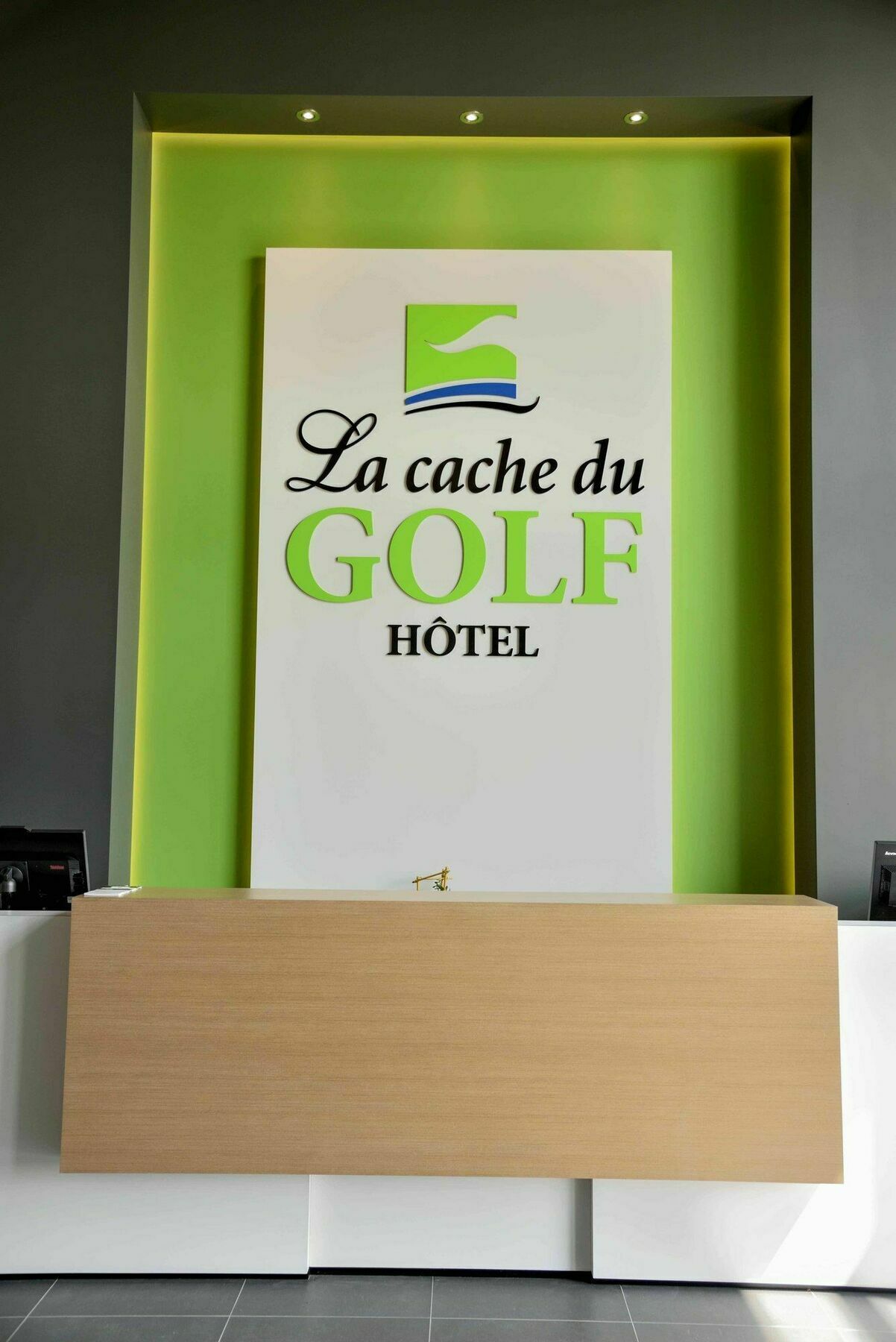 Отель La Cache Du Golf Beauceville Экстерьер фото